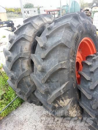  Pneus 420/85R30 Колеса