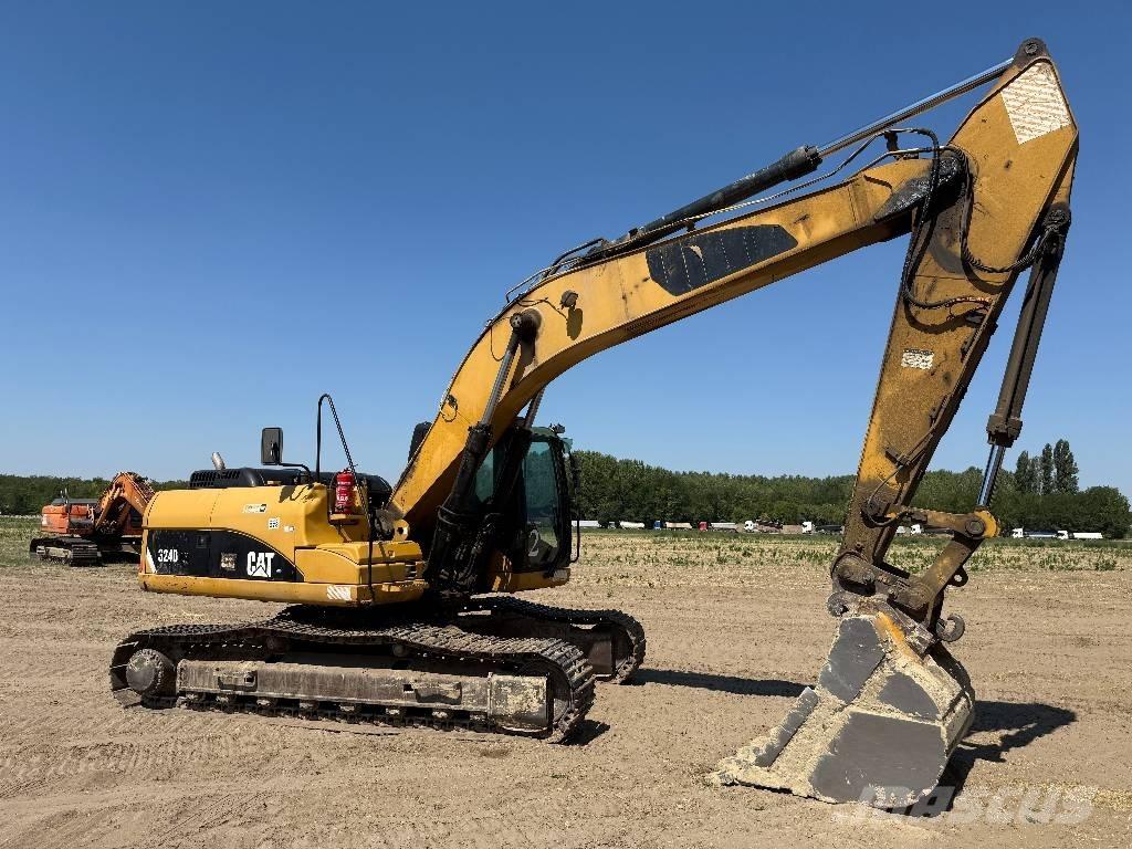 CAT 324 D Гусеничні екскаватори