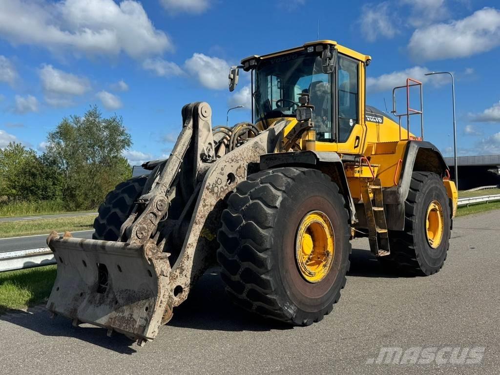 Volvo L220H Фронтальні навантажувачі