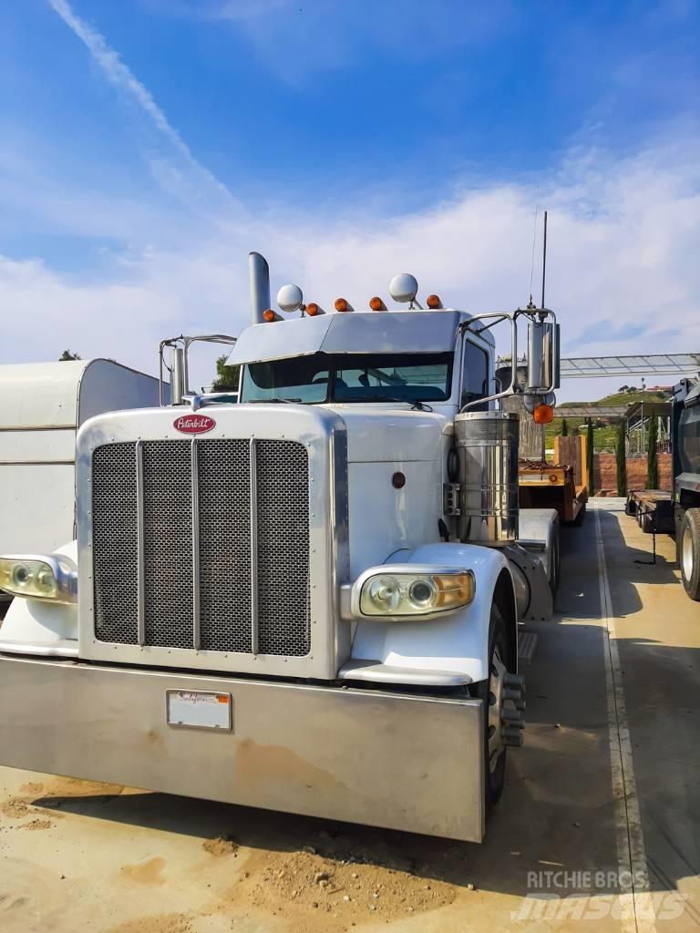 Peterbilt 388 Тягачі