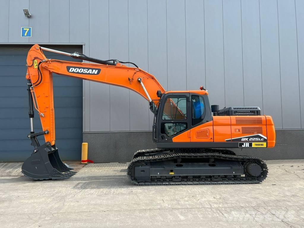Doosan DX 225 LC-7M Гусеничні екскаватори