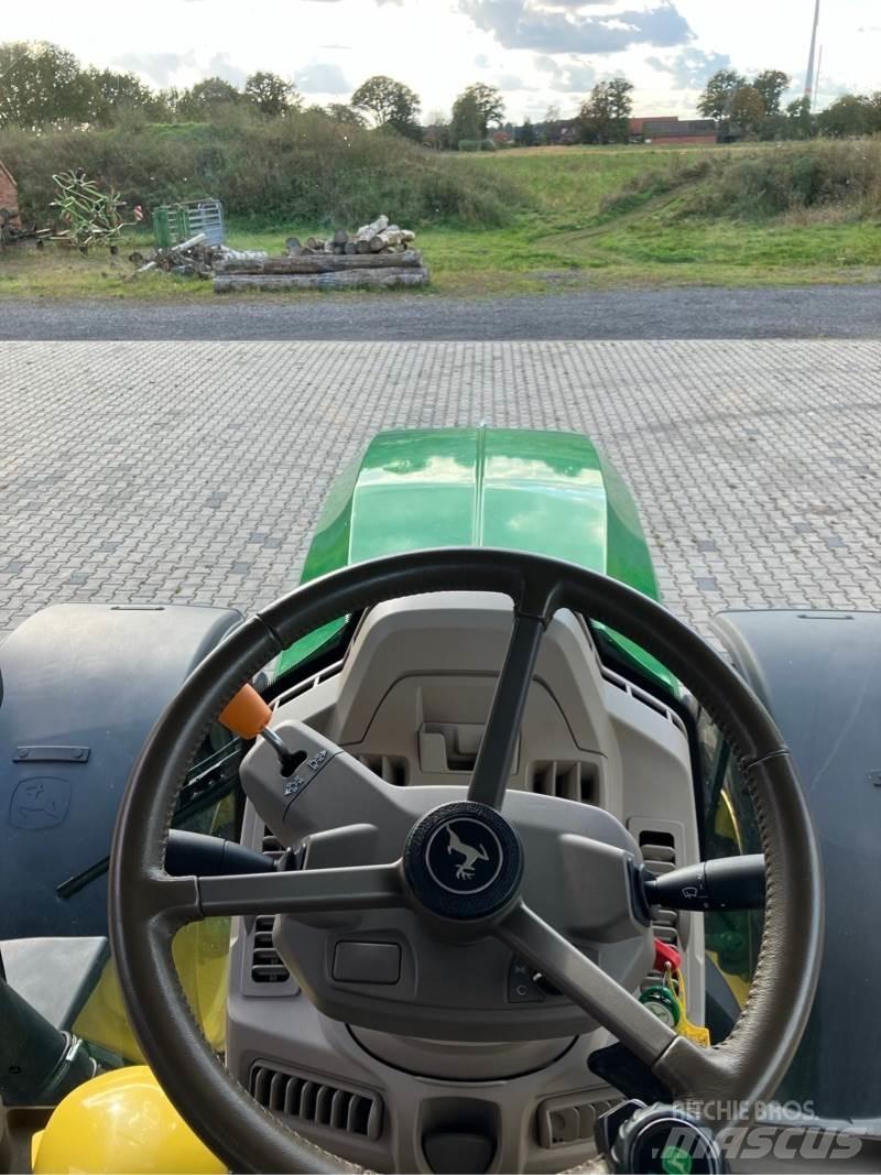 John Deere 6R250 Трактори