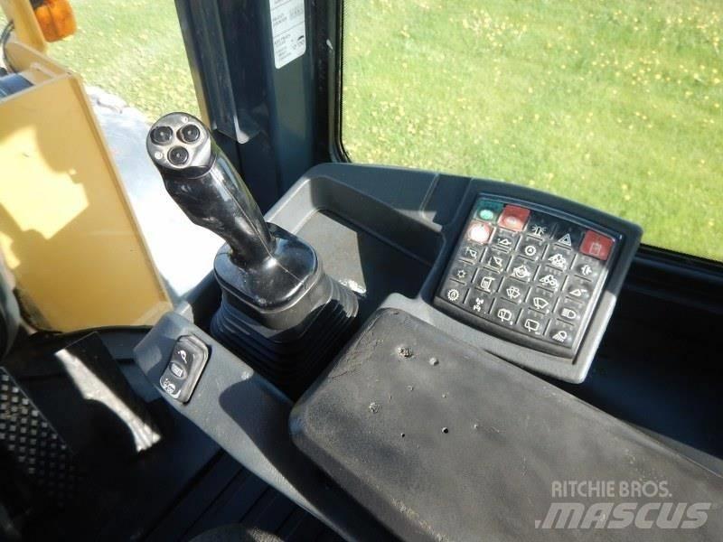 John Deere 624K Фронтальні навантажувачі