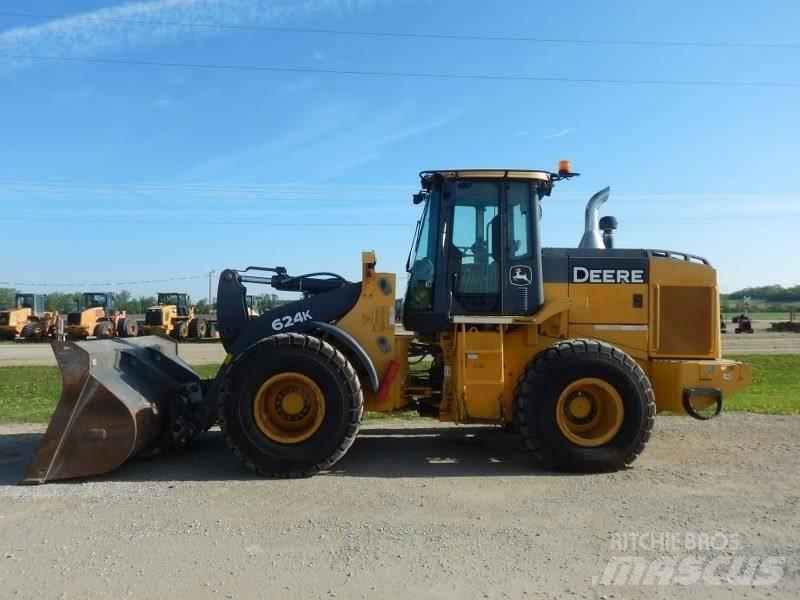 John Deere 624K Фронтальні навантажувачі