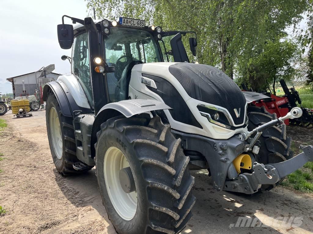 Valtra T 255 Трактори
