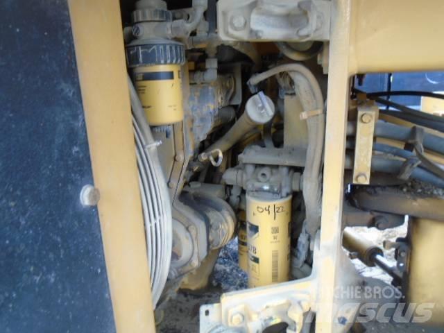 CAT CB 634 C Котки тротуарні