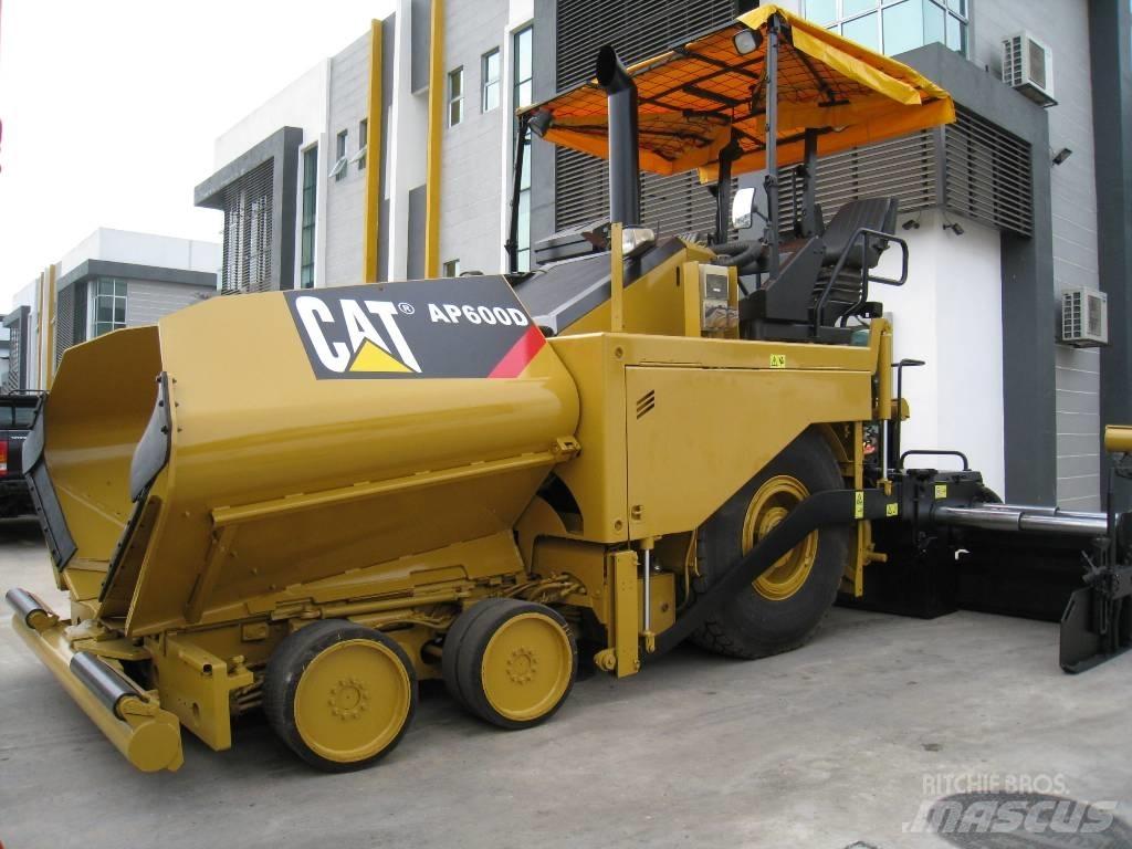 CAT AP 600 D Асфальтовкладачі