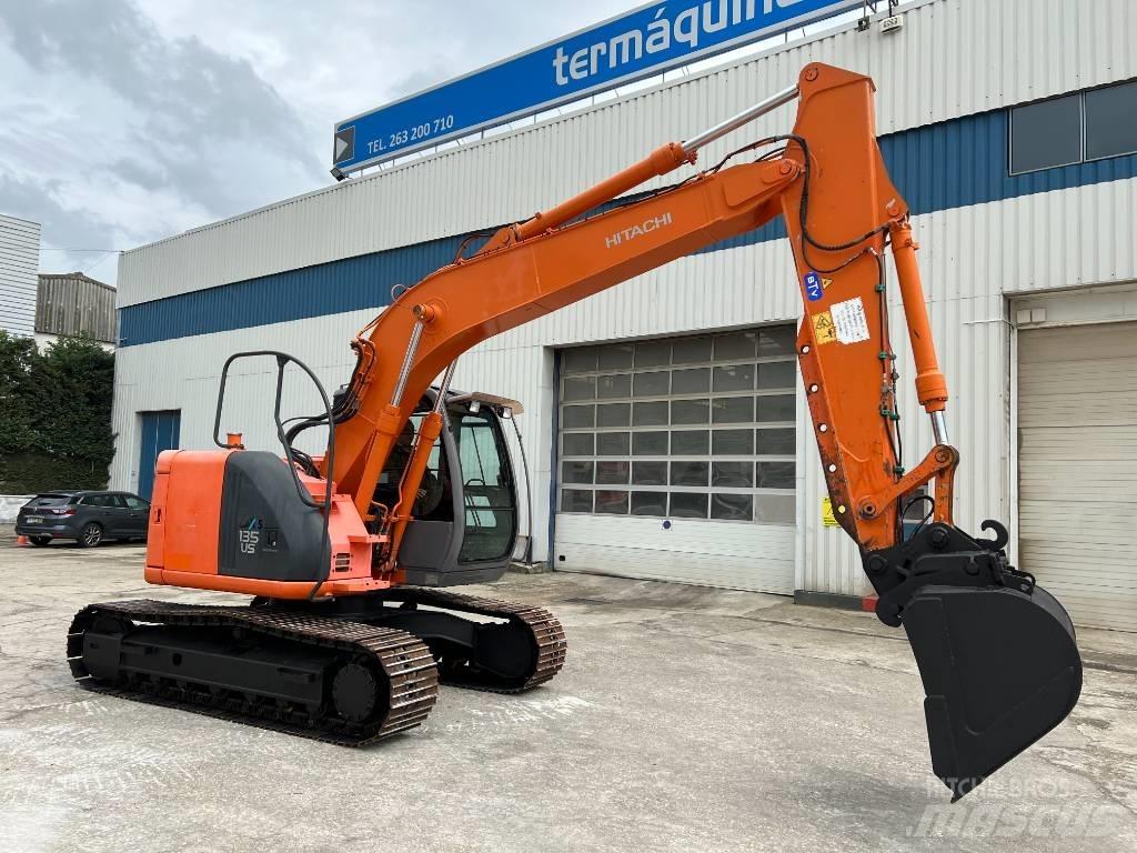 Hitachi ZX 135 US Гусеничні екскаватори