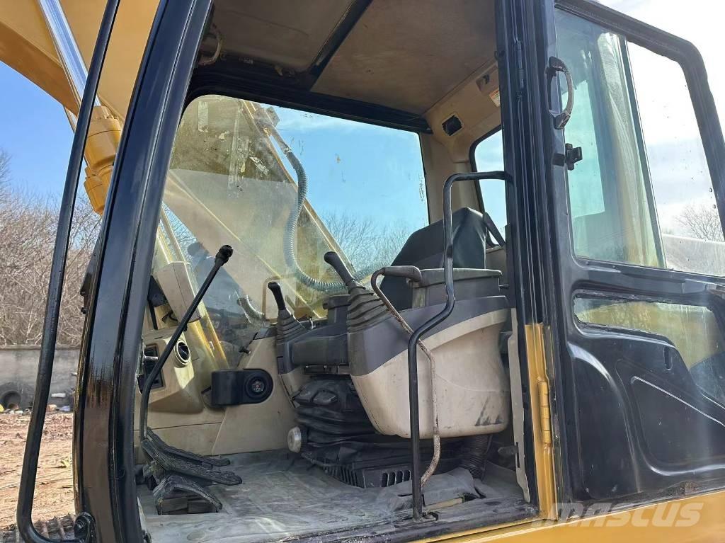 CAT 320 C L Гусеничні екскаватори