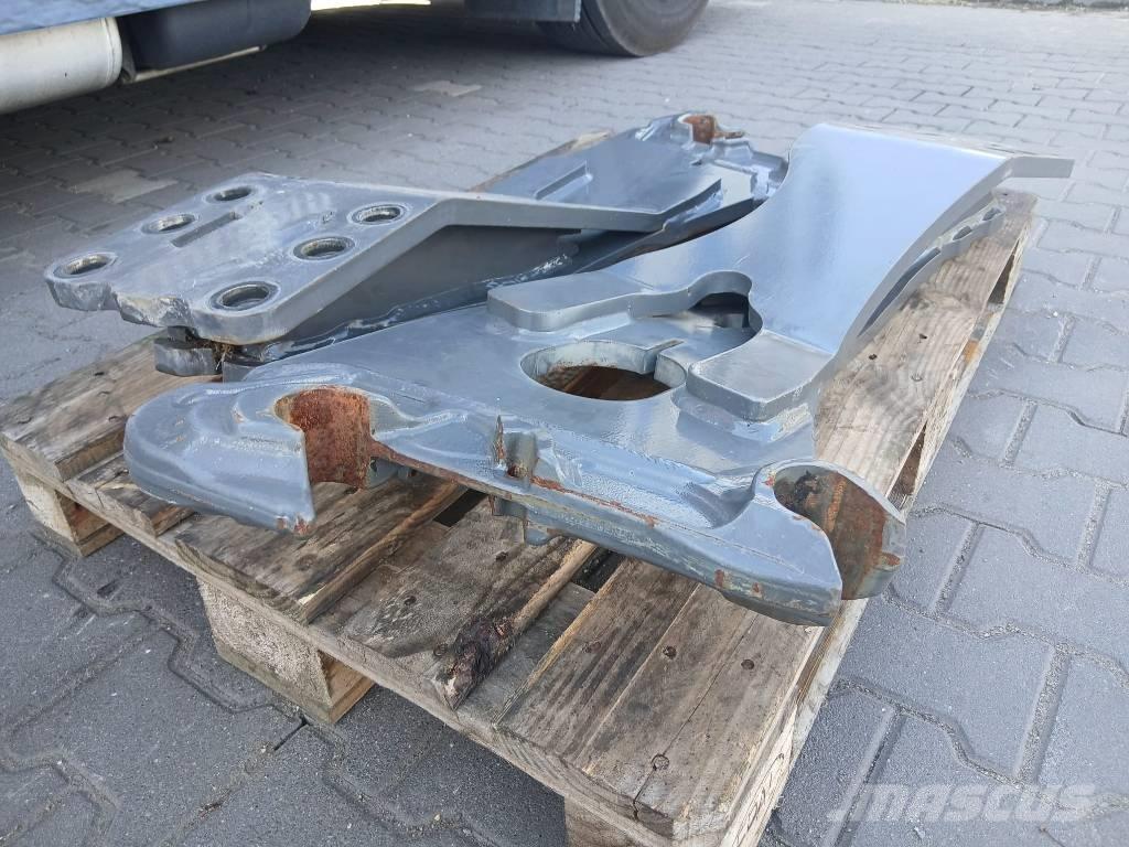 CLAAS Voorladersteun Трактори