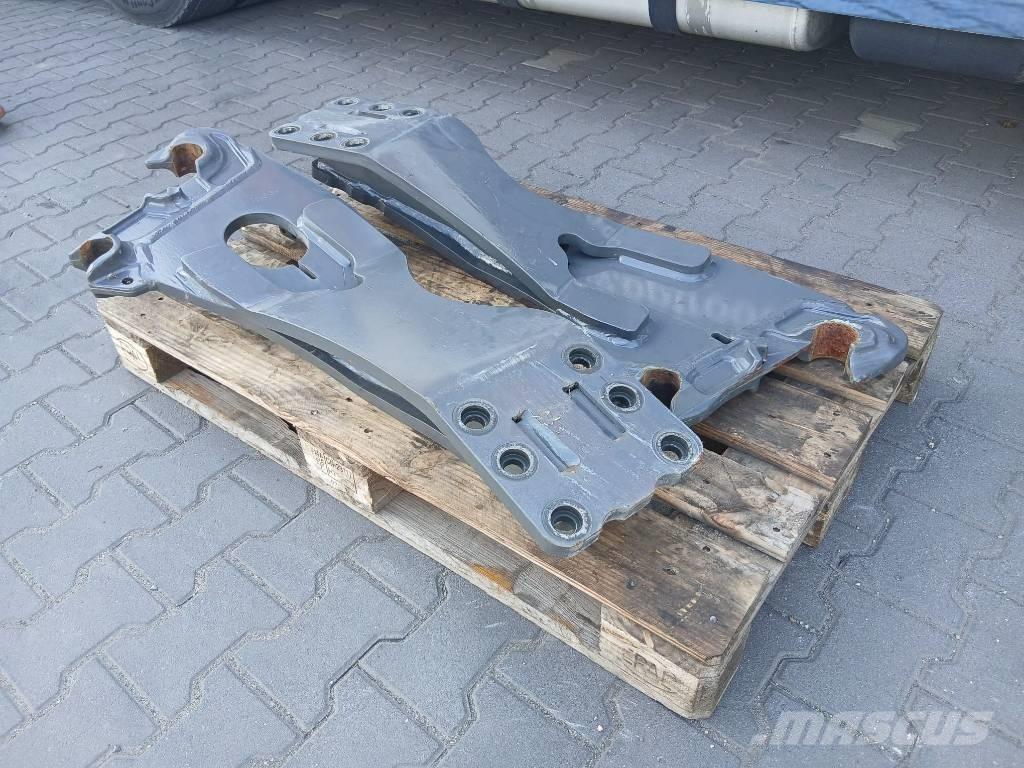 CLAAS Voorladersteun Трактори