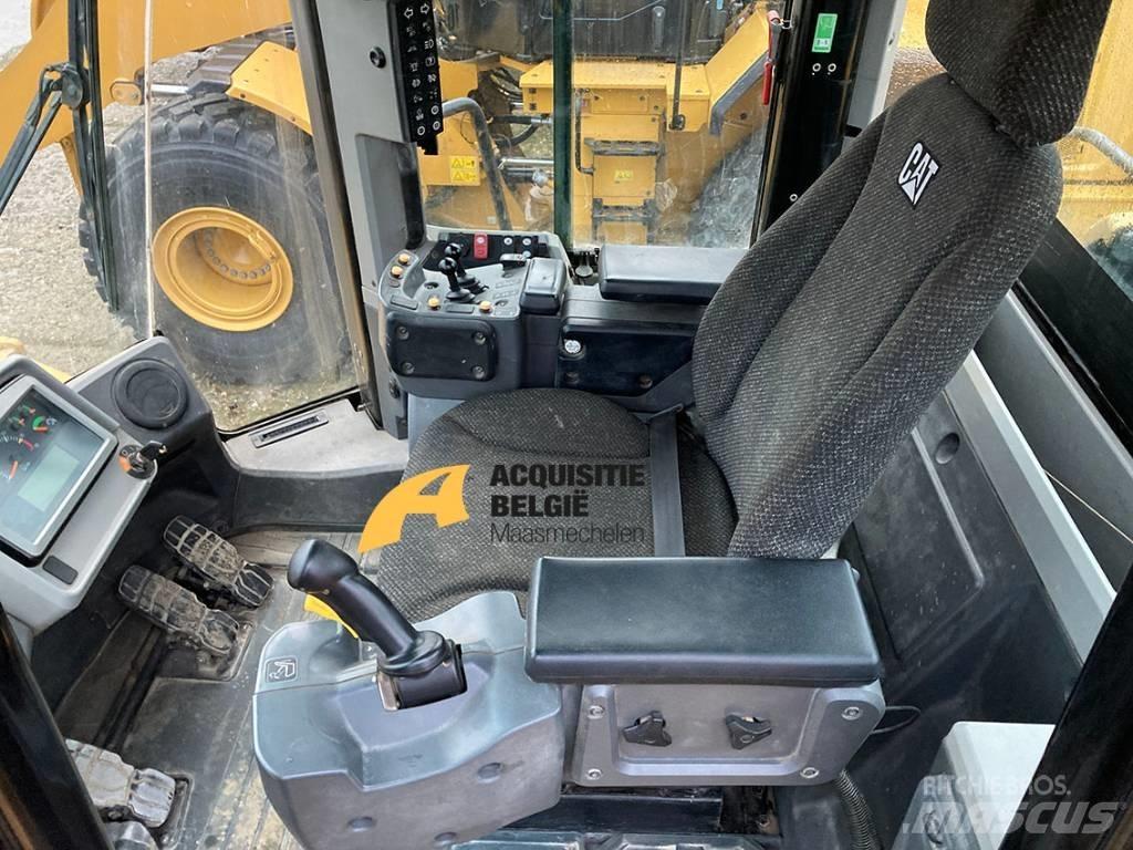 CAT 966M Фронтальні навантажувачі