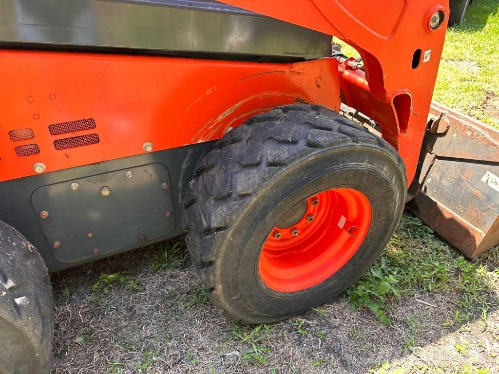 Kubota SSV 75 Міні-навантажувачі