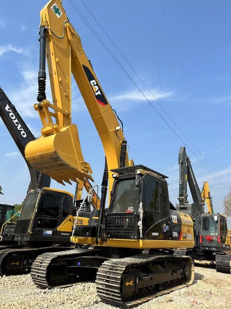 CAT 320D2 Середні екскаватори 7т. - 12т.