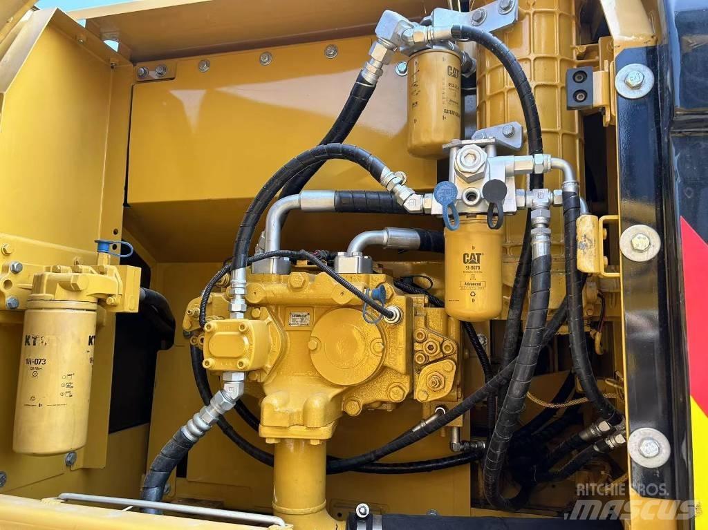 CAT 320D2 Середні екскаватори 7т. - 12т.