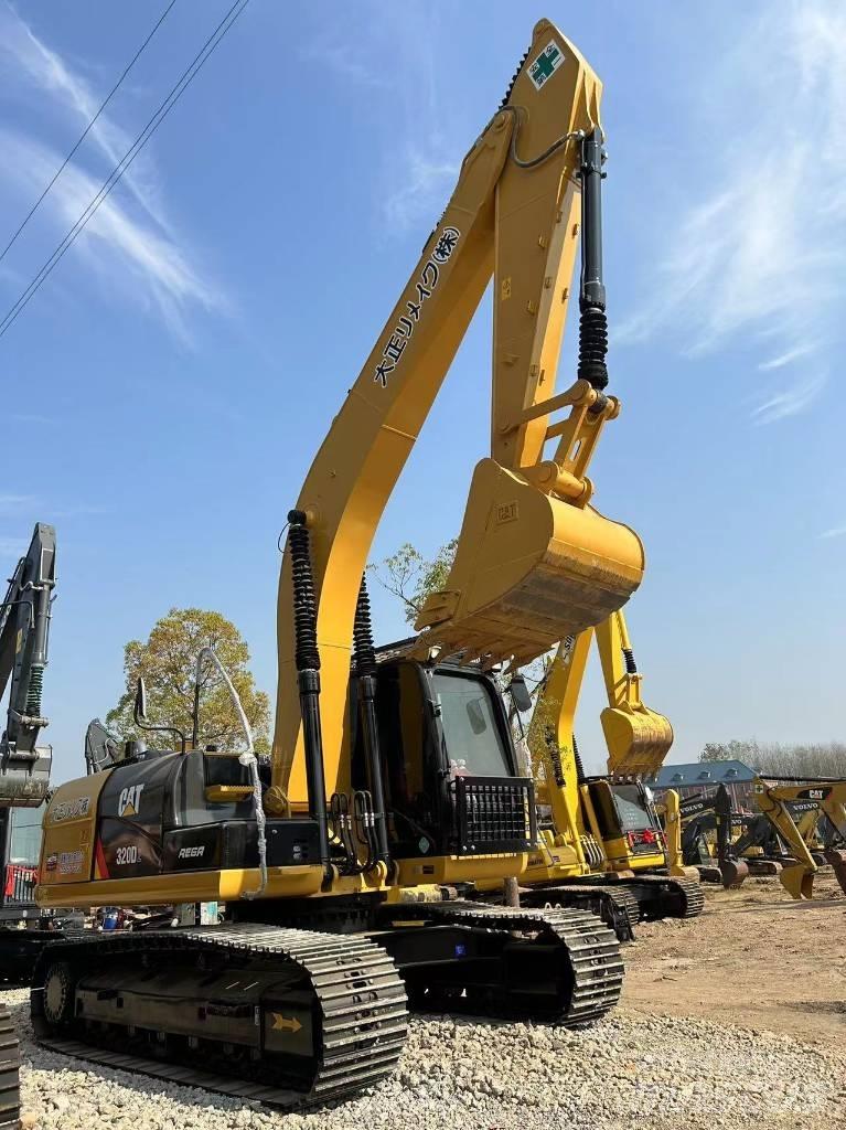 CAT 320D2 Середні екскаватори 7т. - 12т.