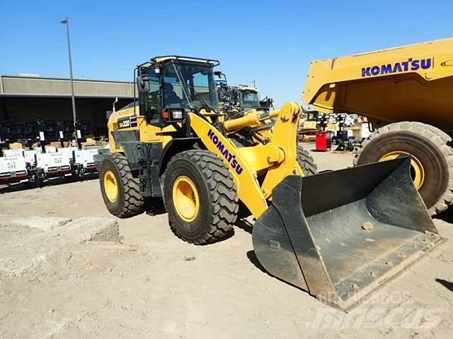 Komatsu WA320-8 Фронтальні навантажувачі