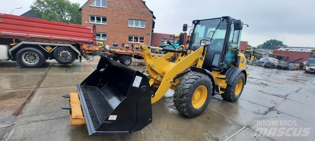 CAT 908M Фронтальні навантажувачі