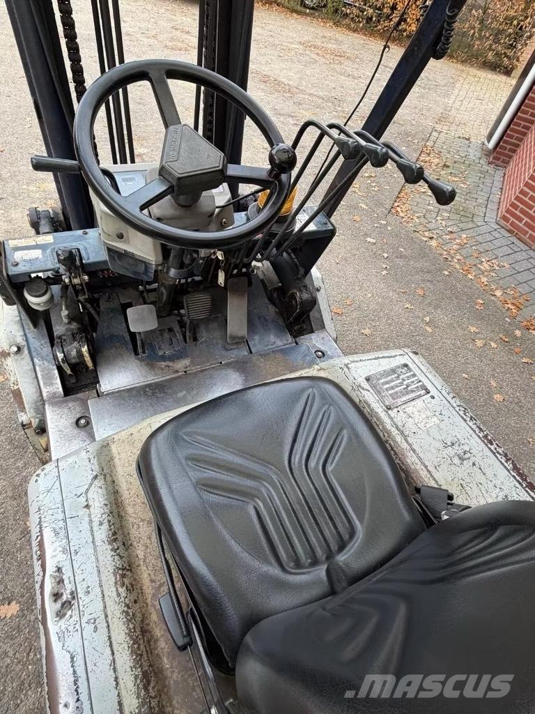 Komatsu FD30T-11E Дизельні навантажувачі