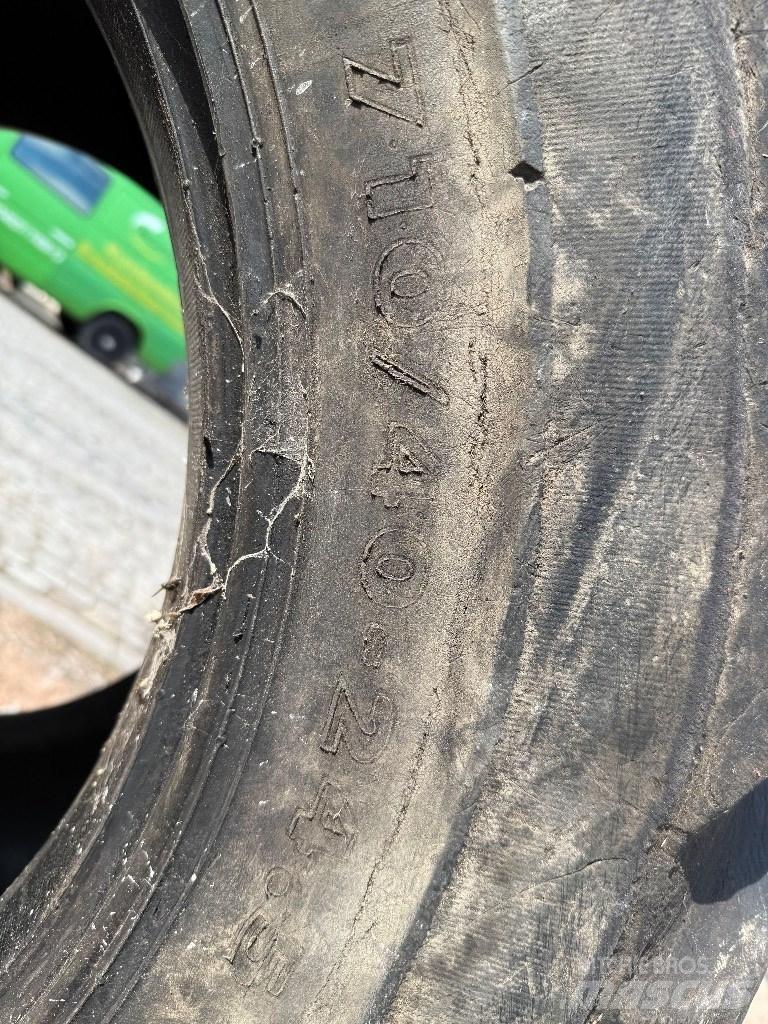 Nokian 710/40-24.5 Шини