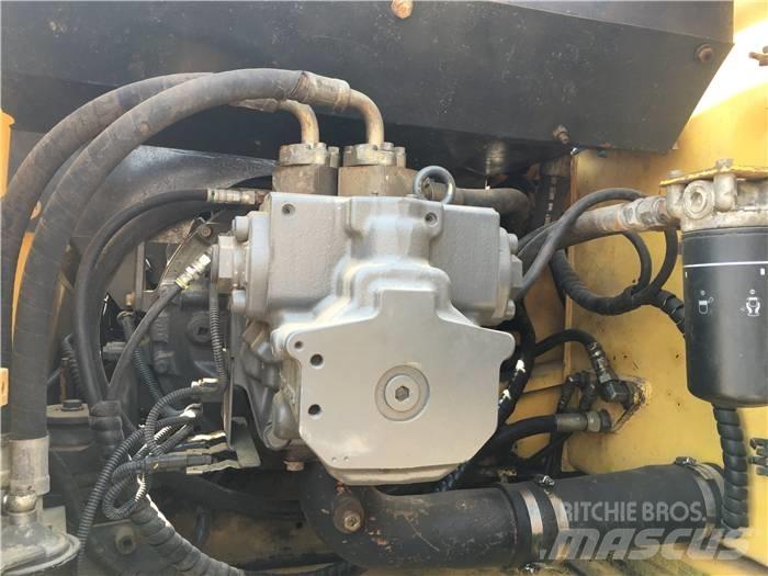 Komatsu PC 200-7 Гусеничні екскаватори