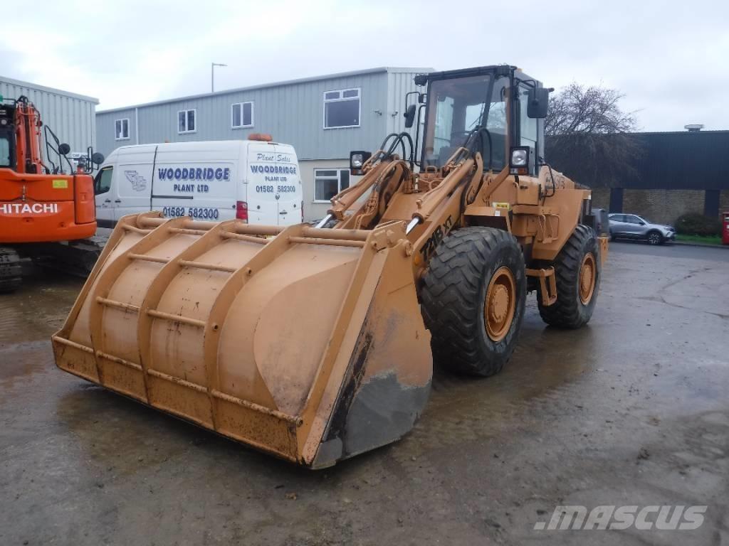 CASE 721 B XT Фронтальні навантажувачі