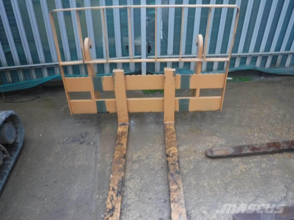 CASE 721 B XT Фронтальні навантажувачі