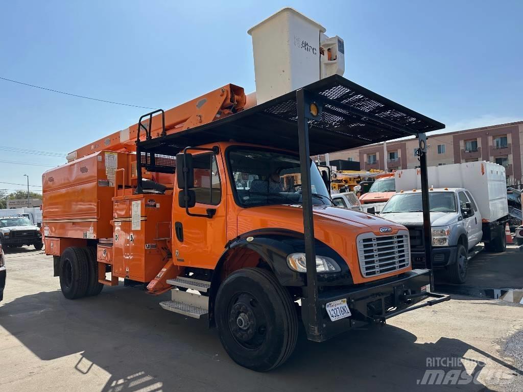 Freightliner M2106 Вантажівки / спеціальні