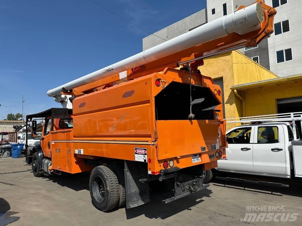Freightliner M2106 Вантажівки / спеціальні
