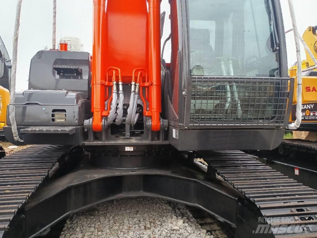 Hitachi ZX 200-3 Гусеничні екскаватори