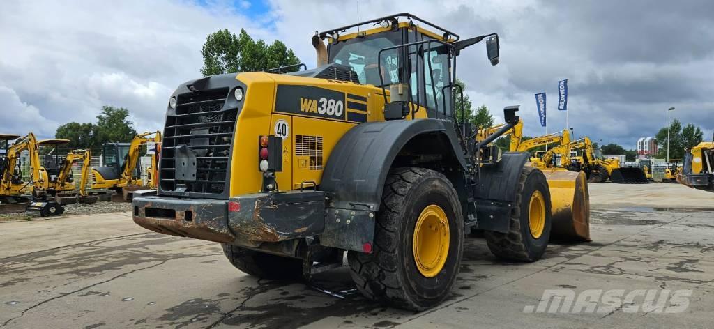 Komatsu WA380-8 Фронтальні навантажувачі