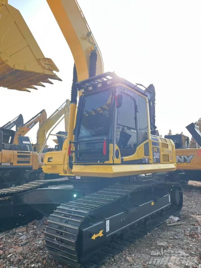 Komatsu 240 LC-8 Гусеничні екскаватори