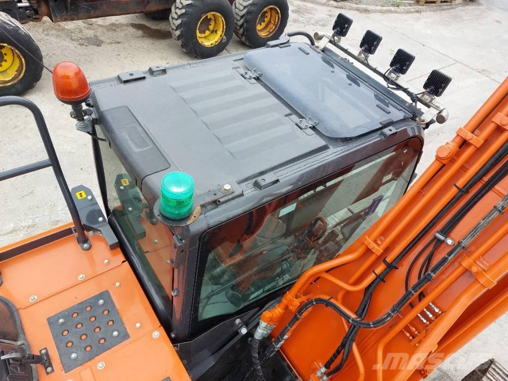 Hitachi ZX210LC-6 Гусеничні екскаватори