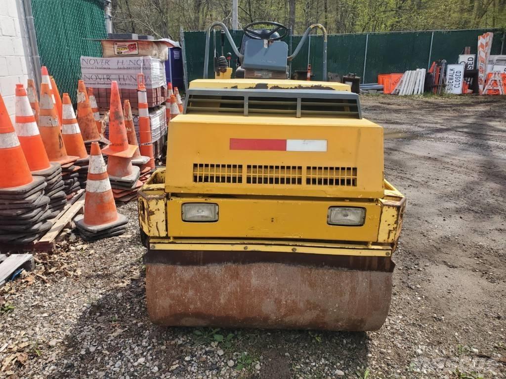 Bomag BW121 AD-2 Котки тротуарні