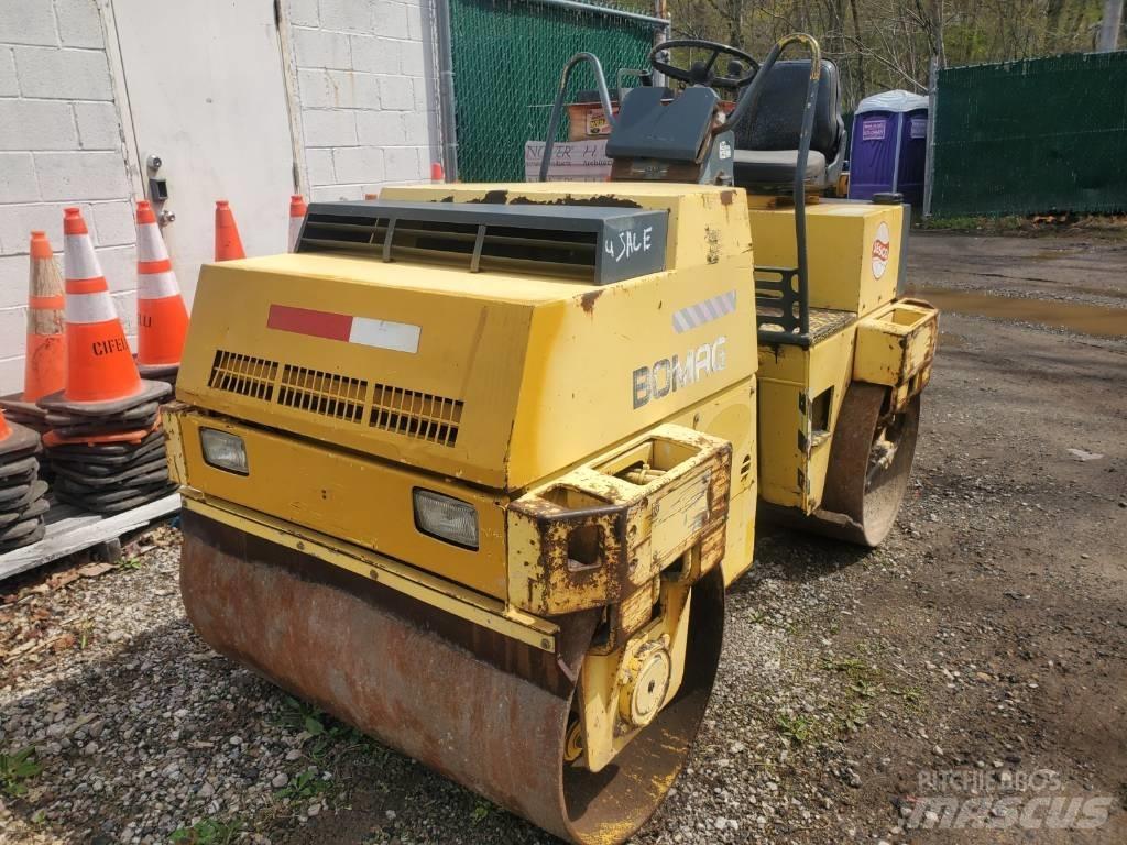 Bomag BW121 AD-2 Котки тротуарні