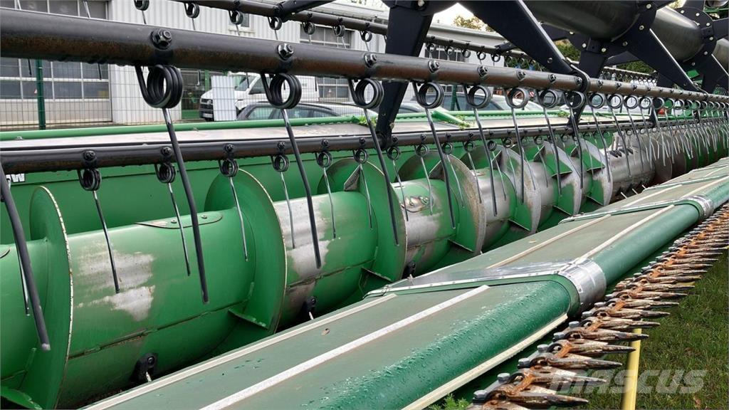 John Deere S680 Зернозбиральні комбайни