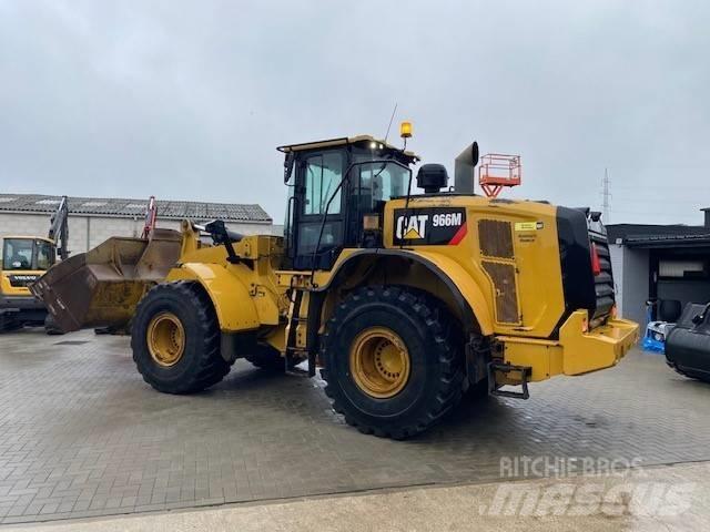 CAT 966 M Фронтальні навантажувачі
