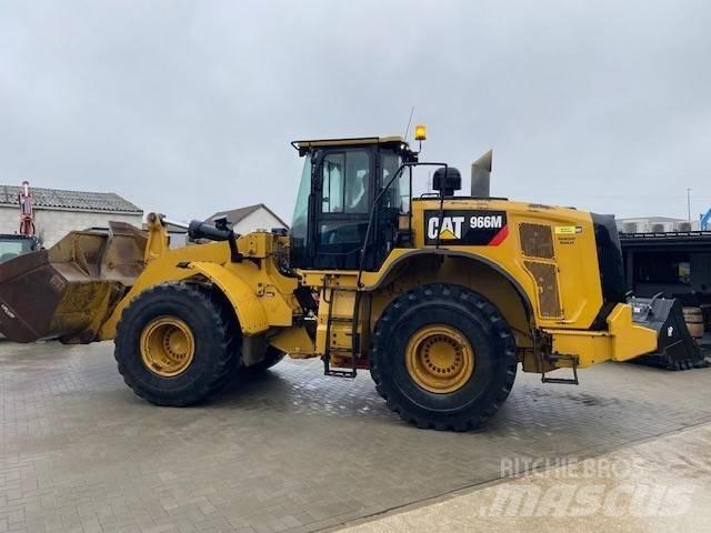 CAT 966 M Фронтальні навантажувачі