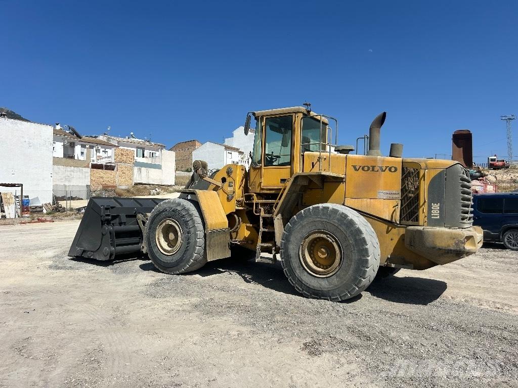 Volvo L 180 E Фронтальні навантажувачі