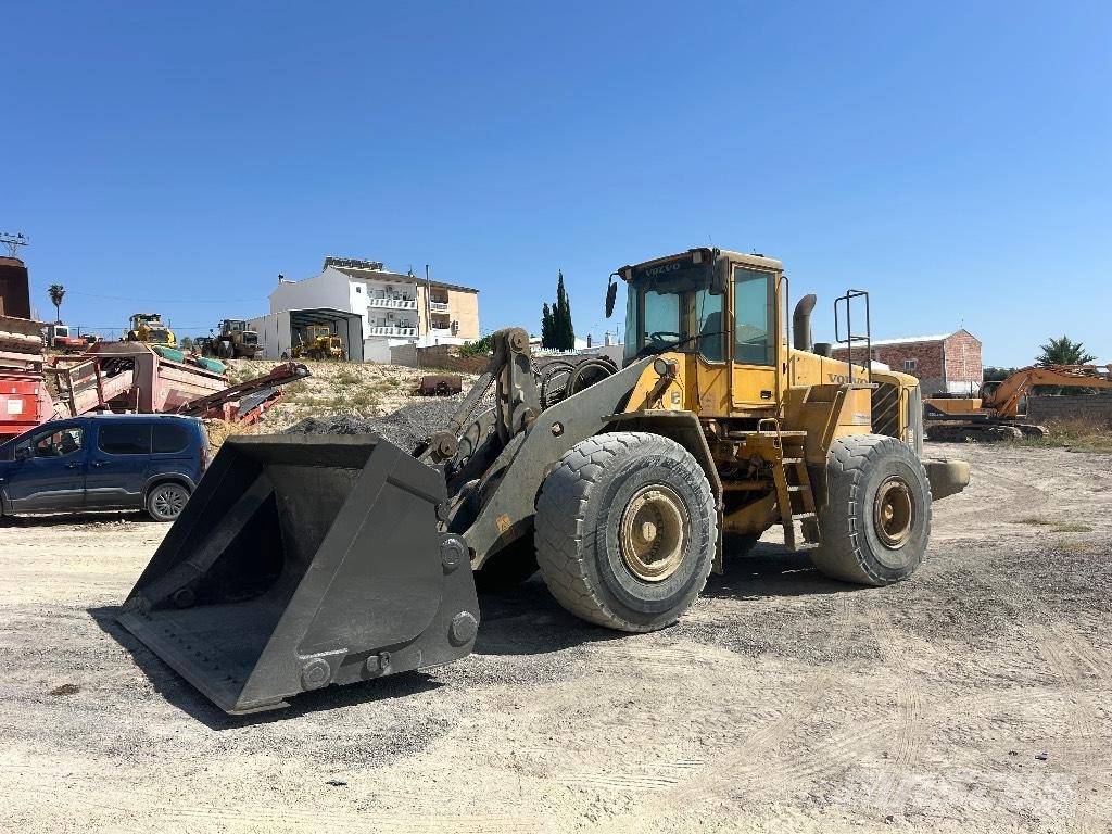 Volvo L 180 E Фронтальні навантажувачі