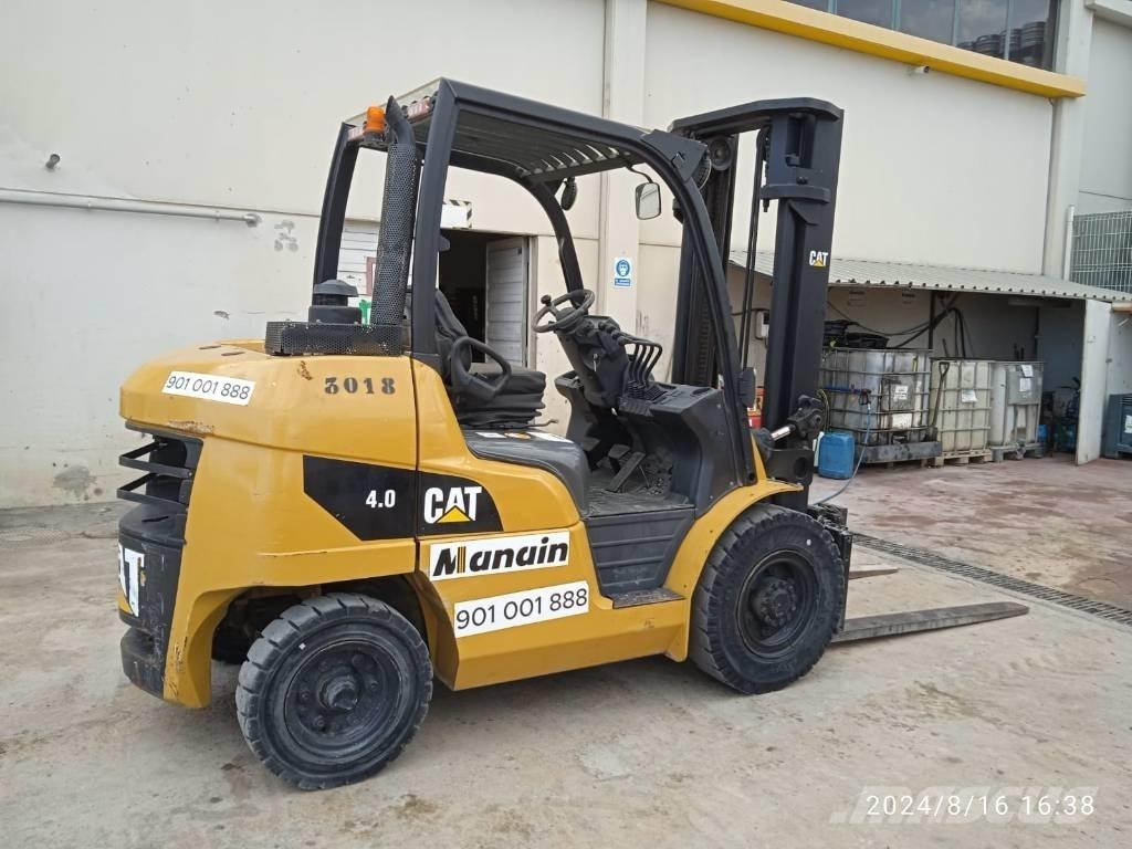 CAT DP 40 Дизельні навантажувачі