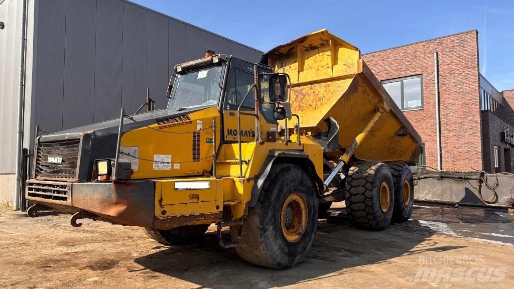 Komatsu HM 400-2 Зчленовані самоскиди