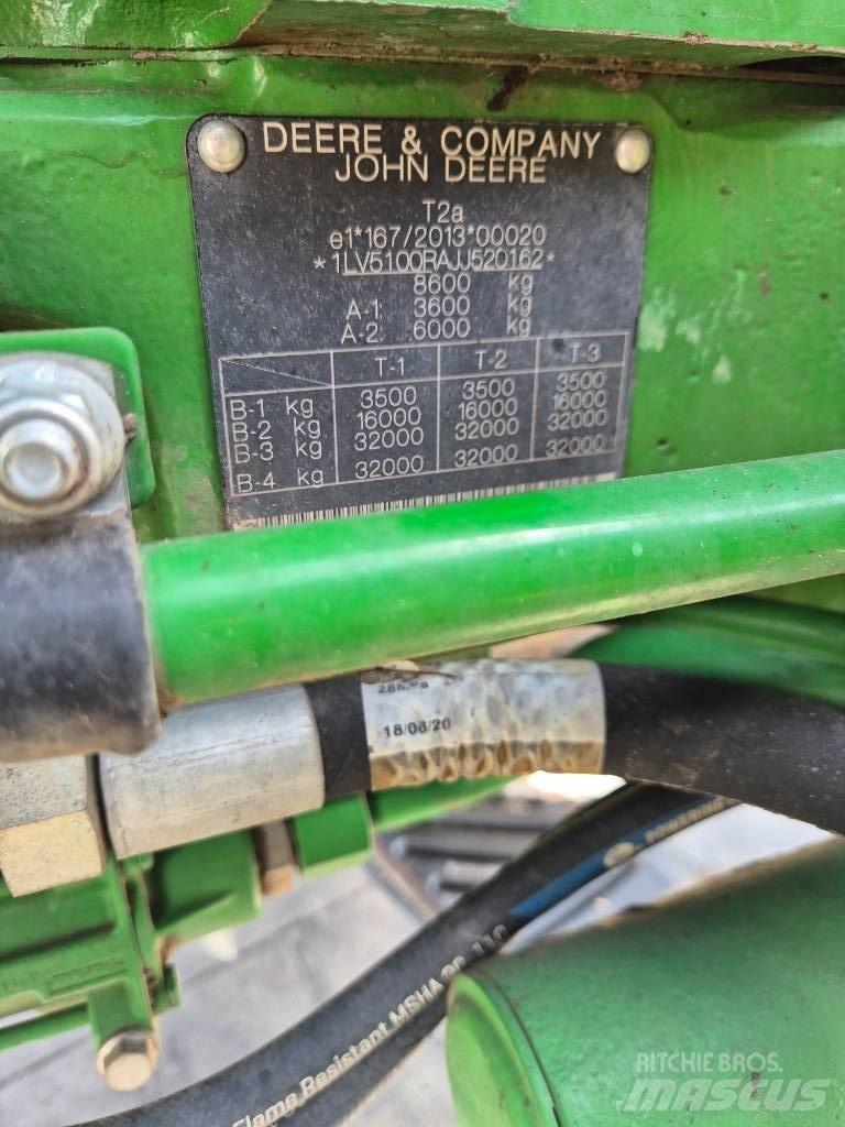 John Deere 5100 R Трактори