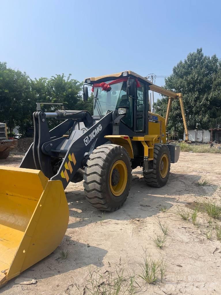 XCMG LW 300 FV Фронтальні навантажувачі