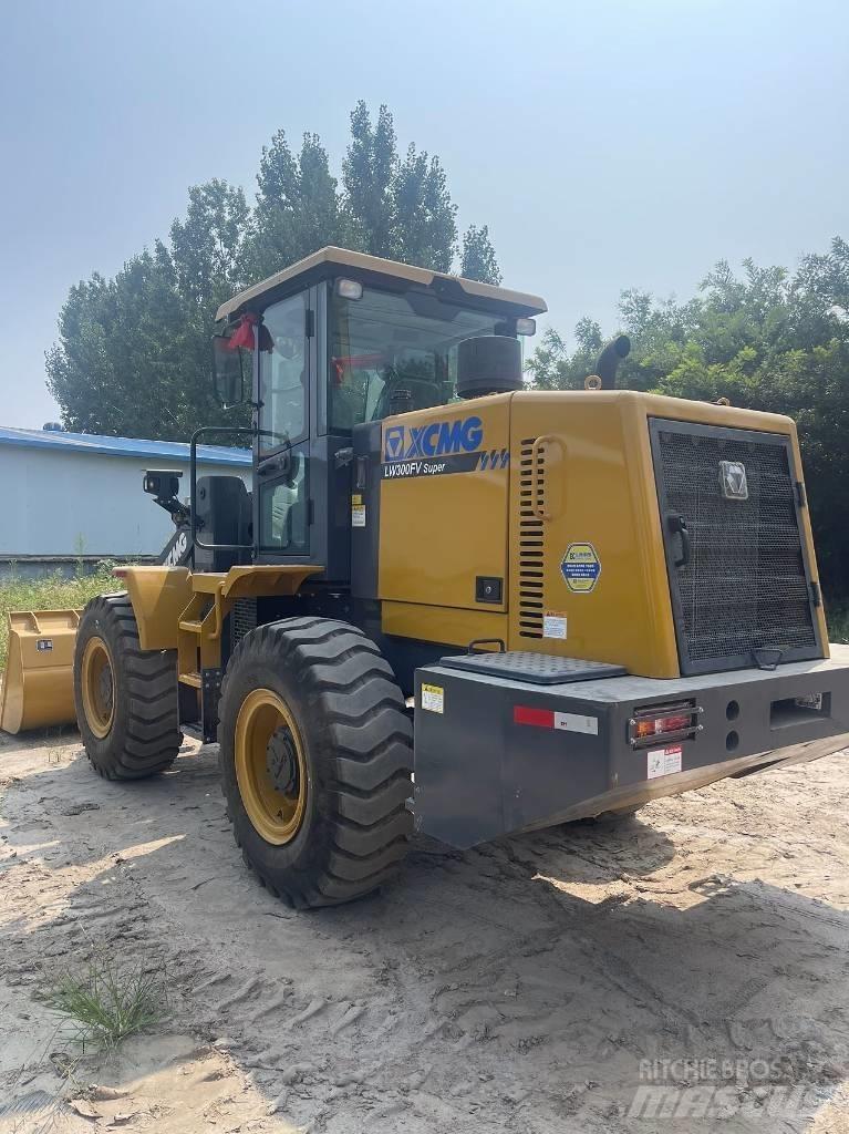 XCMG LW 300 FV Фронтальні навантажувачі