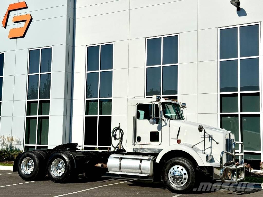 Kenworth T 800 Тягачі