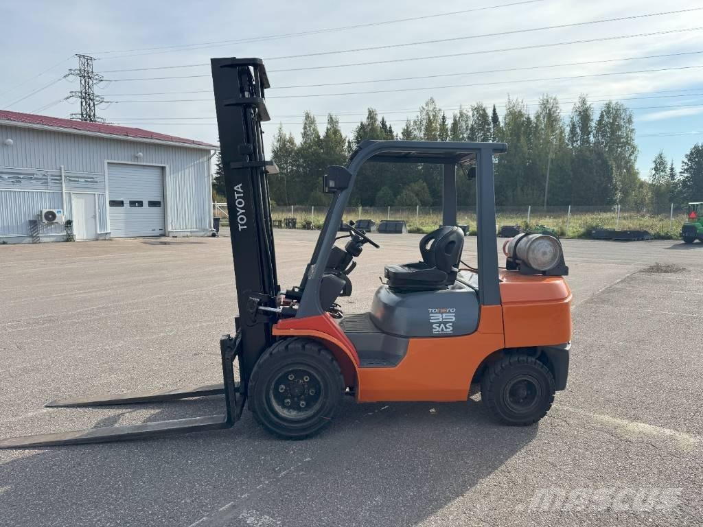 Toyota 02-7 FGJF 35 Газові навантажувачі