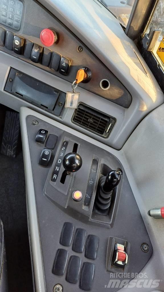 Volvo A 25 F Зчленовані самоскиди