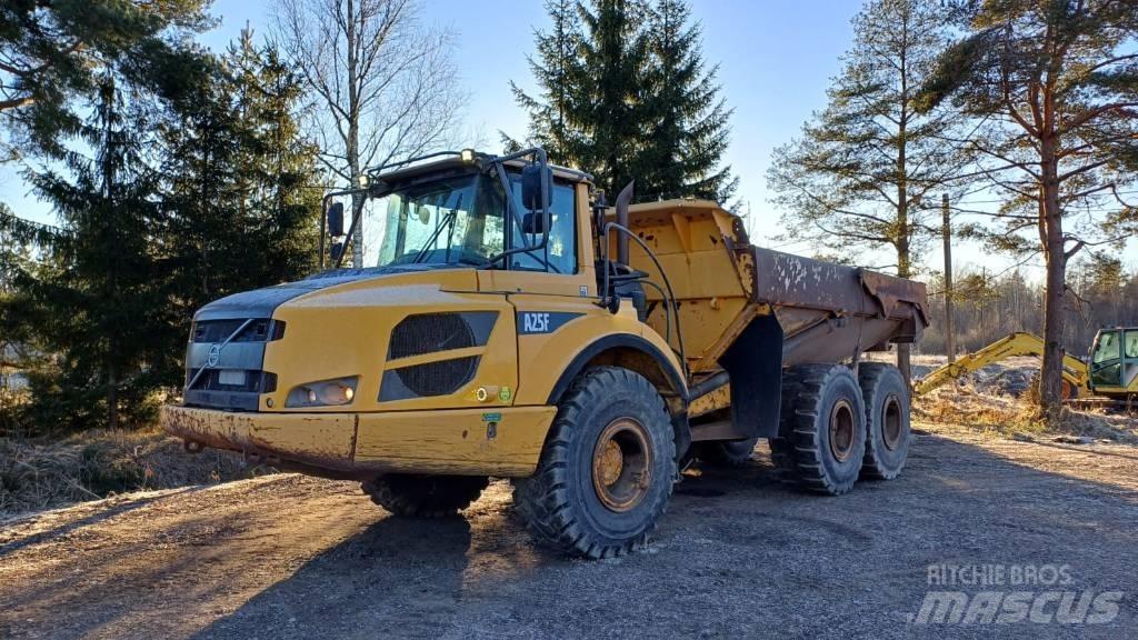 Volvo A 25 F Зчленовані самоскиди
