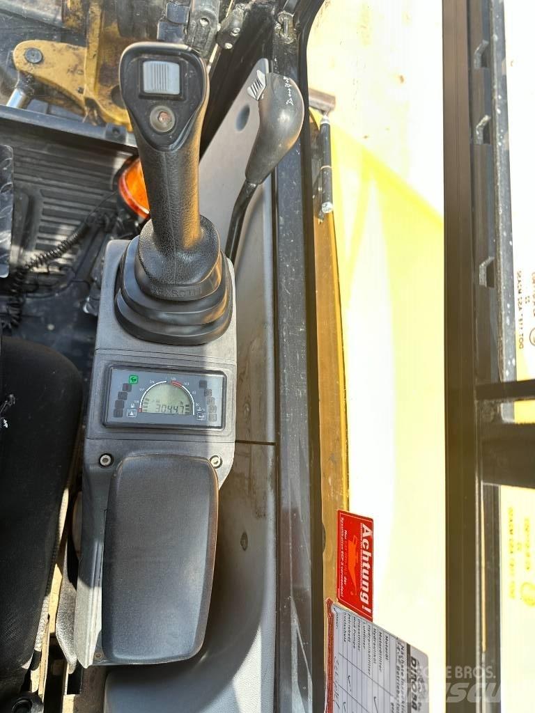 CAT 302.7 D CR Міні-екскаватори < 7т